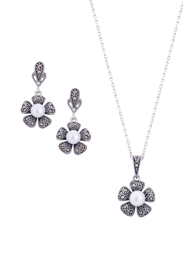 Vintage Pearl Flower